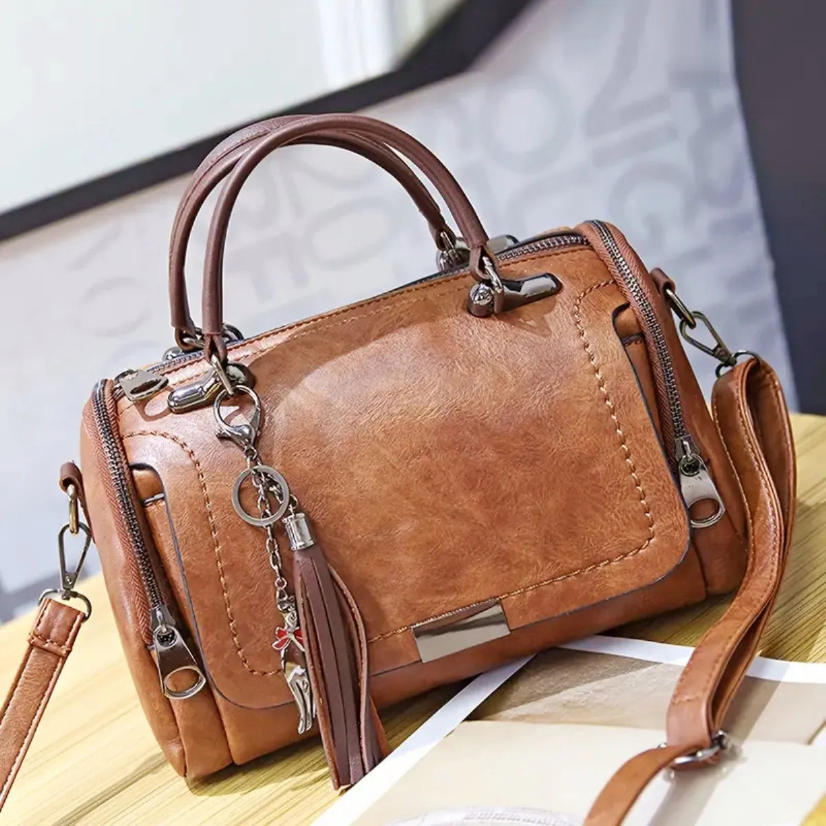 Yogodlns Tassel Decor Handbag, Bolsa de Ombro de Grande Capacidade Feminina, Saco Crossbody Zipper Fashion Com Alça Removível