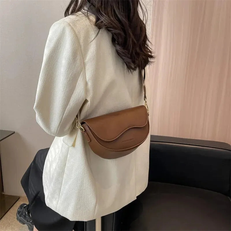 Mulheres vintage cor sólida aleta pequena sela ombro axilas saco moda couro do plutônio alça larga crossbody saco