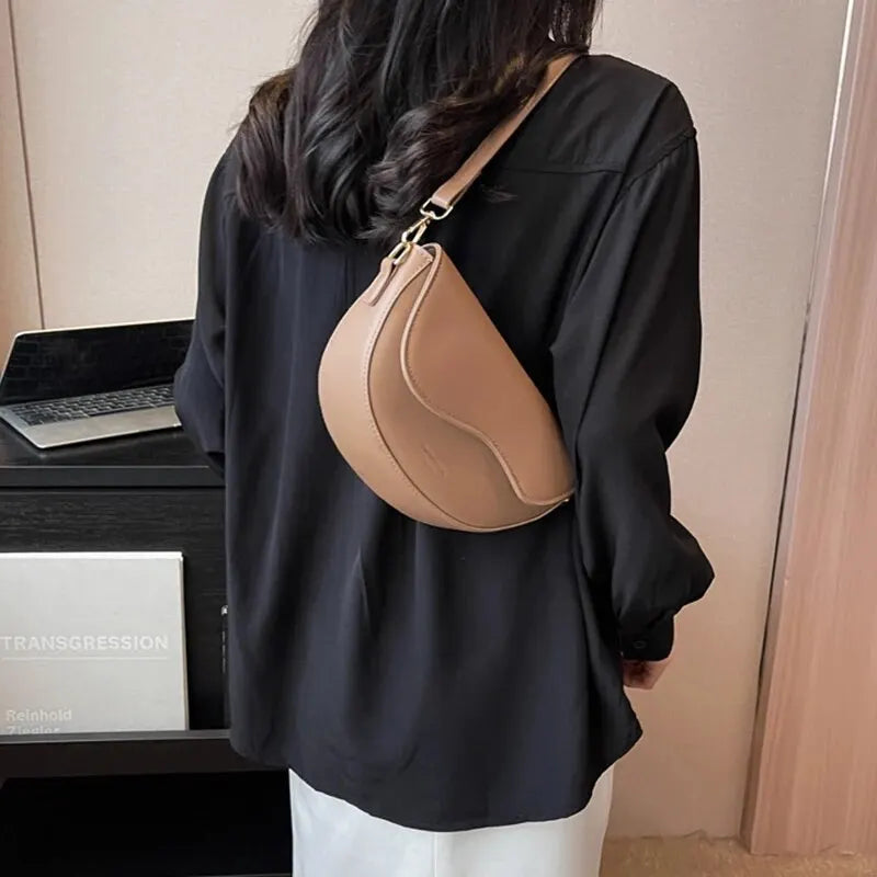 Mulheres vintage cor sólida aleta pequena sela ombro axilas saco moda couro do plutônio alça larga crossbody saco