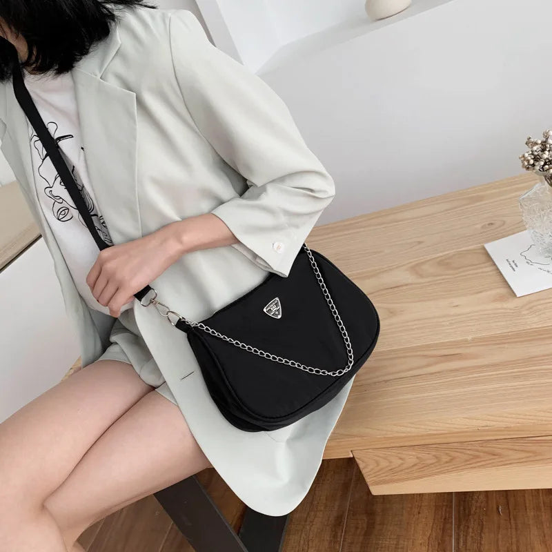 Bolsa crossbody texturizada de 2 unidades com bolso com zíper Bolsa de ombro simples de cor sólida